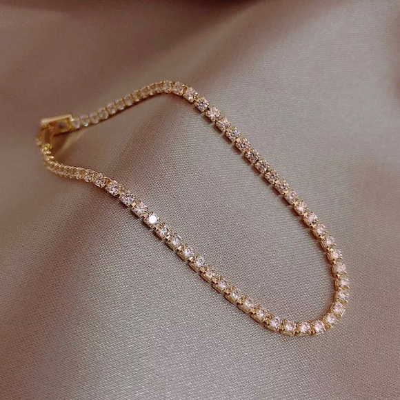 ✨Gold Tennis Bracelet✨ - Picture 3 of 8